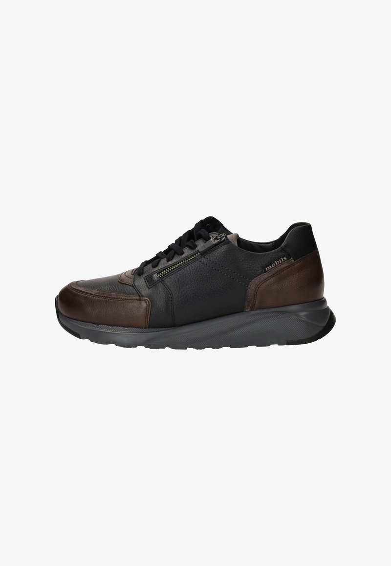 Bruine en zwarte leren sneaker met een gladde textuur, een ritssluiting en een gevoerde grijze zool, die comfort en ondersteuning biedt.