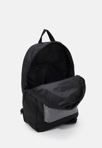 Levi's® BOX LOGO BACKPACK PENCIL UNISEX - Mochila escolar - black