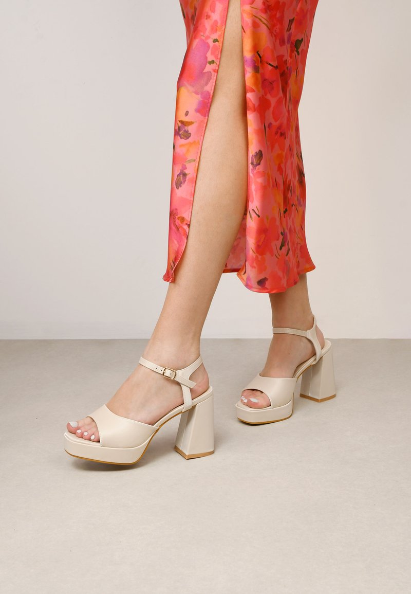Bosanova Sandali con tacco - beige