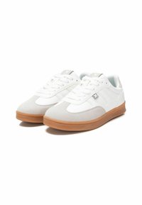 XTI Zapatillas - white