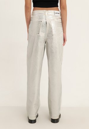 YOURTURN, Jean baggy - off-white
