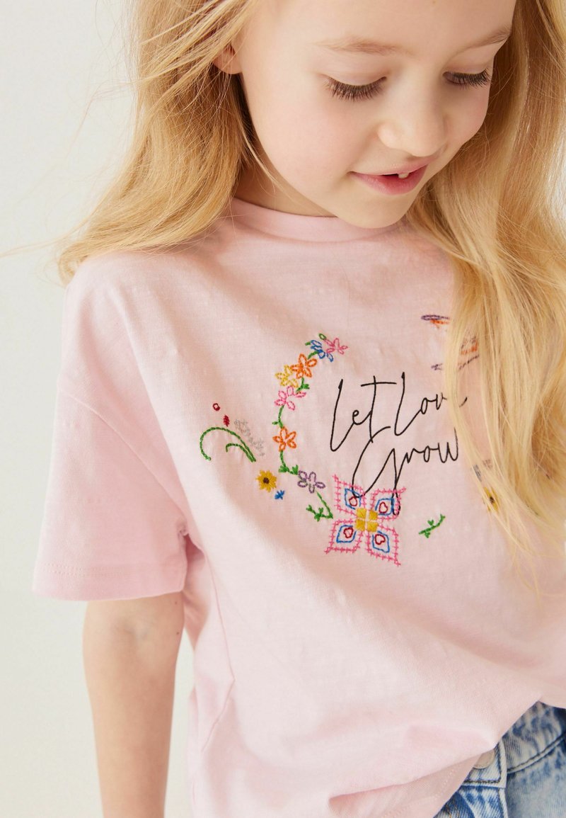 Kinder T-Shirts | Next LET LOVE GROW EMBROIDERY T-Shirt print pink - BR52638 Kinder T-Shirts | Next LET LOVE GROW EMBROIDERY T-Shirt print pink - BR52638