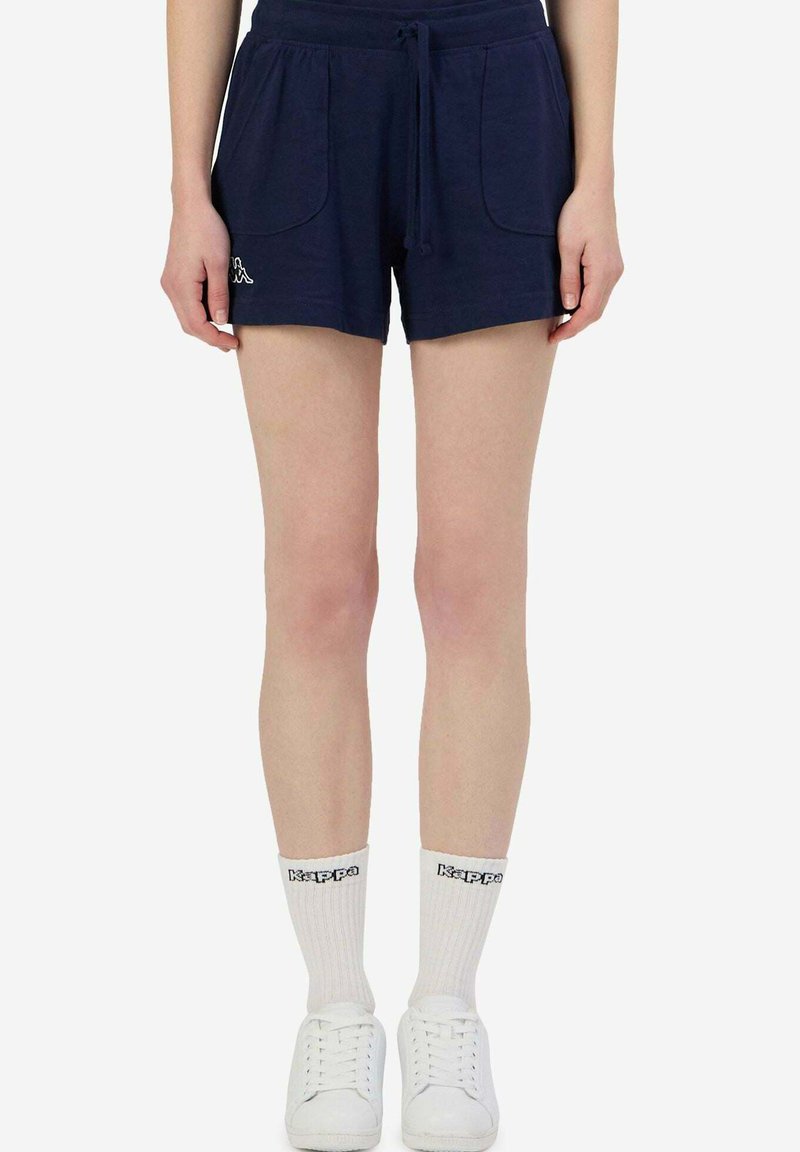 Shorts in cotone misto blu navy con elastico in vita, due tasche laterali e dettagli del logo ricamato sulla gamba sinistra.