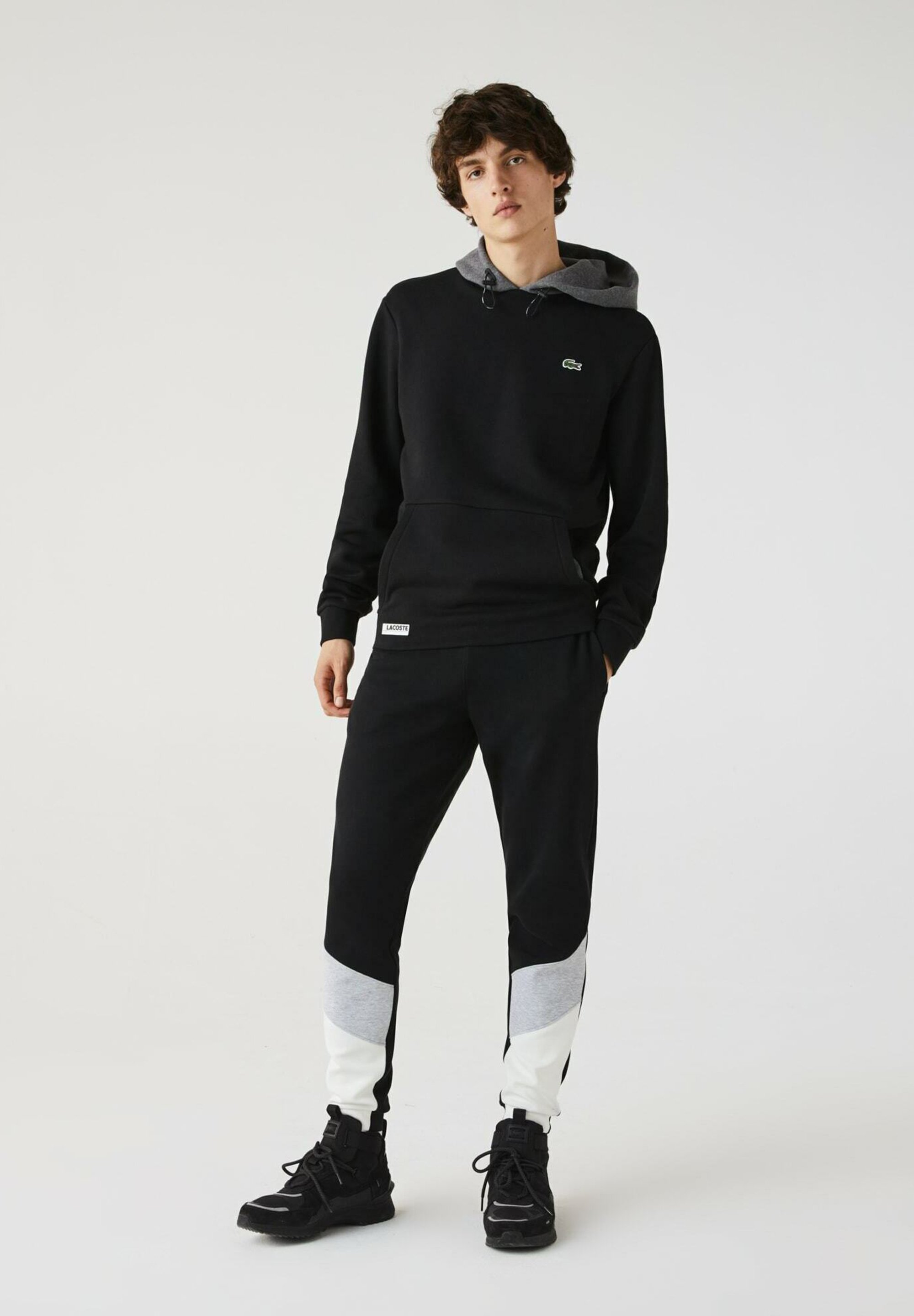 Lacoste Sport COLOURED HOOD 