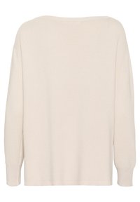 Lichtbeige gebreide sweater met een ribbelstructuur, brede halslijn, verlaagde schouders en lange mouwen. Achteraanzicht dat de eenvoud laat zien.