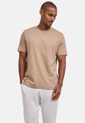 FALKE, T-SHIRT - Basic T-shirt - sesame