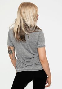 Paradiso Clothing QUEEN NEWS OF THE WORLD BURNOUT - Print T-shirt - charcoal