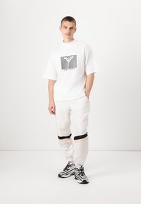 Thumbnail Image 2