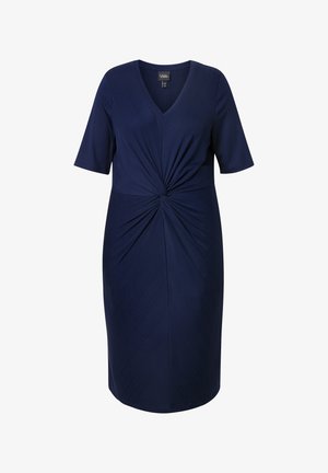 Donkerblauwe jurk met een V-halslijn en korte mouwen. Heeft een gedraaid detail bij de taille en een gladde, gestructureerde afwerking.