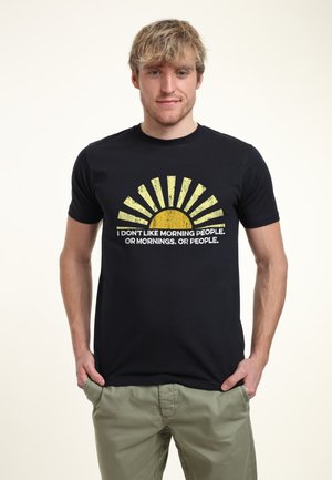 Czarny bawełniany t-shirt z żółtą grafiką słońca i napisem "Nie lubię ludzi poranków. Ani poranków. Ani ludzi."
