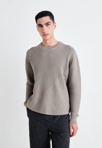 Weekday RELAXED - Jersey de punto - dusty mole