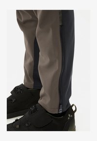 Niet geselecteerd, deer brown