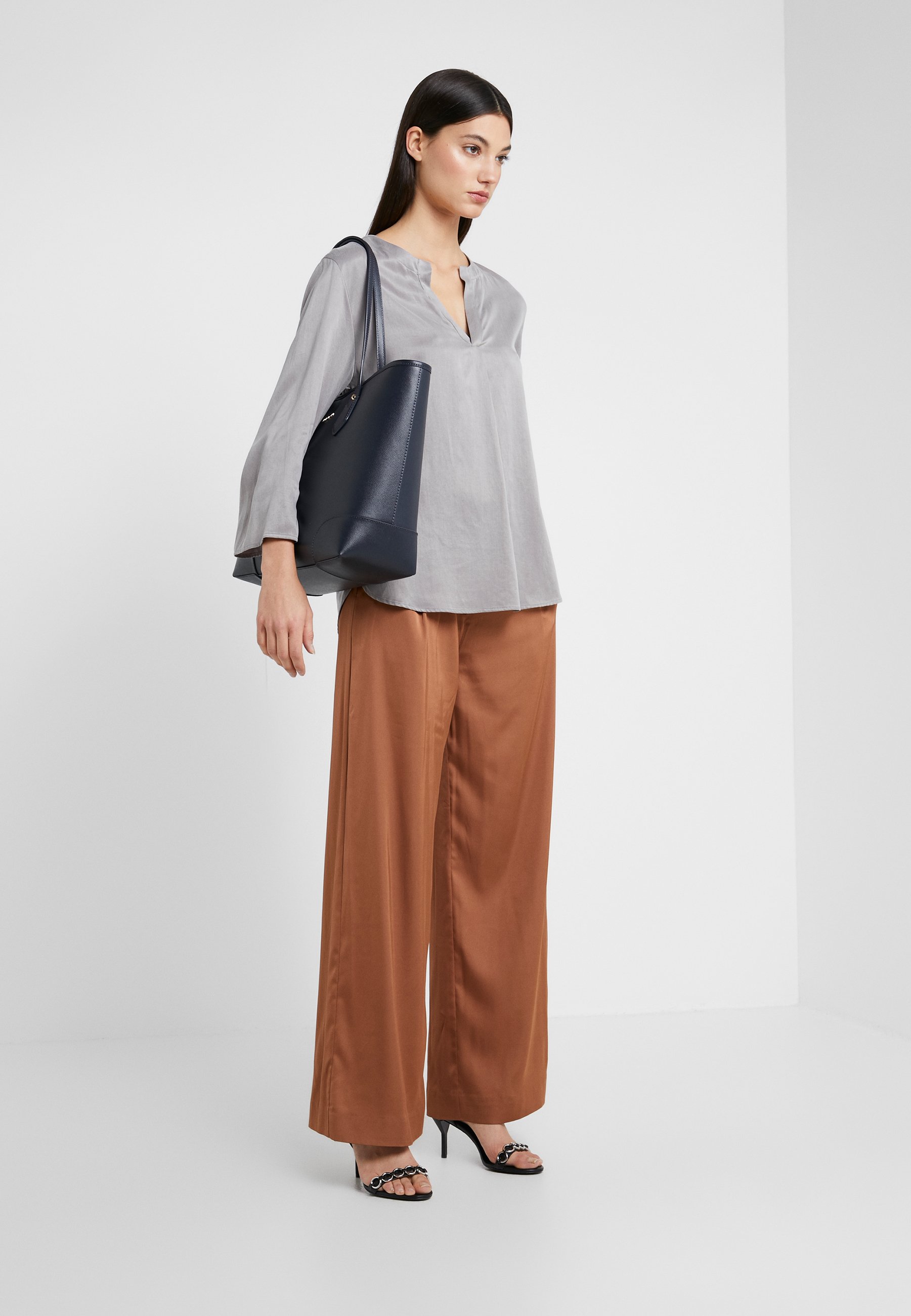 MICHAEL Michael Kors SAYLOR TOTE Shoppingveske admiral MICHAEL Michael Kors SAYLOR TOTE Shoppingveske admiral