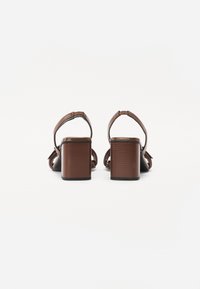 Calvin Klein SANDAL - Sandaalit nilkkaremmillä - chocolate lab