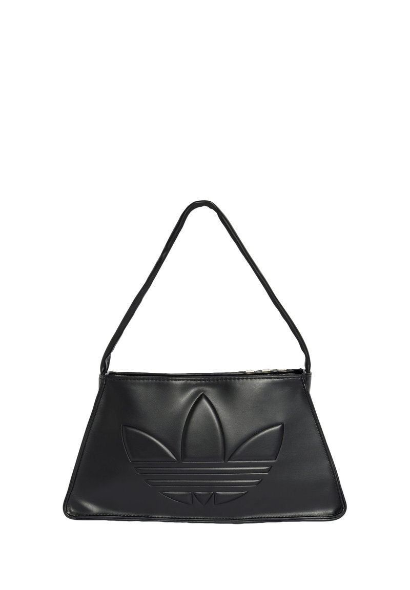 Bolsa de mão em couro preto com formato trapezoidal, apresentando um design em relevo com o logótipo da Adidas e uma alça de ombro fina. Fecho de zipper na parte superior.
