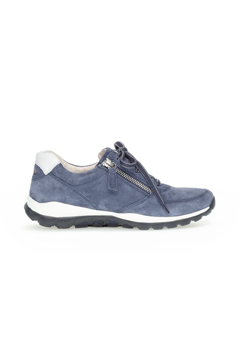 Marineblaue Wildledersneaker mit weißer Sohle, ausgestattet mit einem vorderen Reißverschluss und einer Schnürung. Bietet eine strukturierte Innensohle und einen kontrastierenden Fersendetail.