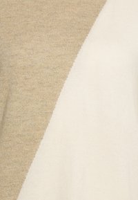 Culture Svetr - sand