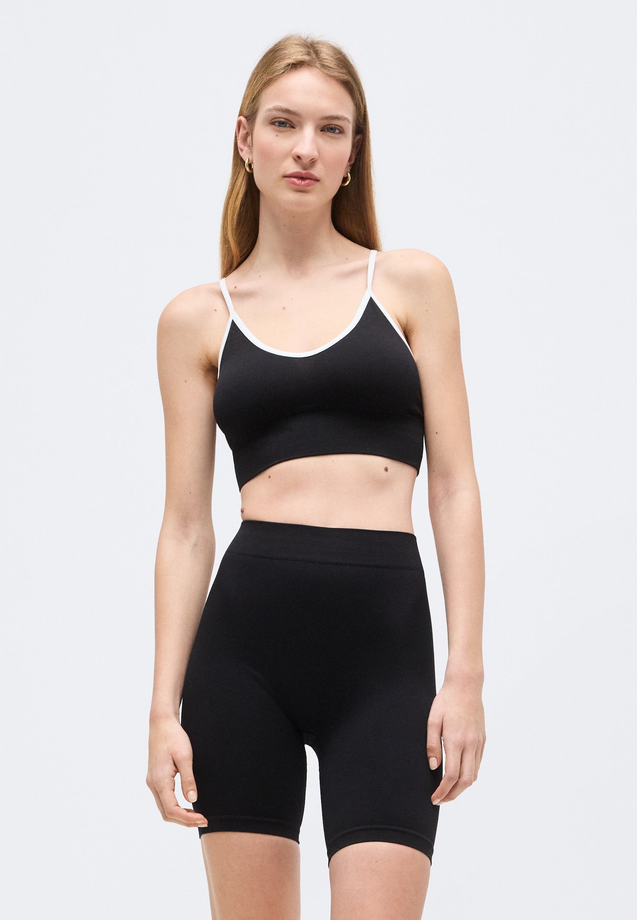 ONLJUNGLE SEAMLESS V NECK