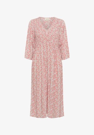 Virágmintás overall V-dekoltárral, megkötött derékkal, háromnegyedes ujjakkal és világos rózsaszín háttérrel, amelyen piros és zöld virágminták találhatók.