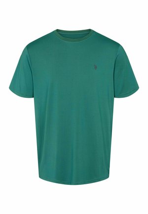 Zelené tričko s krátkym rukávom vyrobené z jemného materiálu. Obsahuje okrúhly výstrih a malé logo na ľavej strane hrudníka. Hladká textúra.