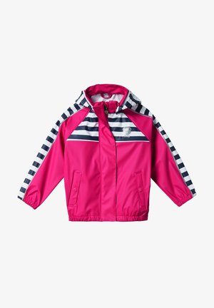 Veste à capuche rose vif pour enfant avec des rayures horizontales bleu marine et blanches sur les épaules et les manches, poches avant, et un petit logo d’ours.