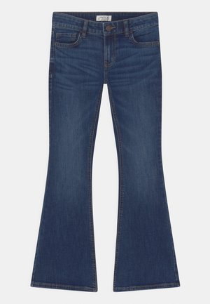 Dunkelblaue Jeans mit ausgestelltem Bein aus Denim, ausgestattet mit Vorderentaschen, einem einzelnen Knopfverschluss und kontrastierenden Nähten entlang der Nähte.