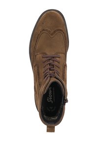 Stivaletti in suede marrone con punta arrotondata, dettagli brogue intricati, lacci viola e cerniera laterale. All'interno presentano una soffice imbottitura.