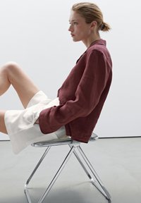 Massimo Dutti BERMUDA - Šortky - white