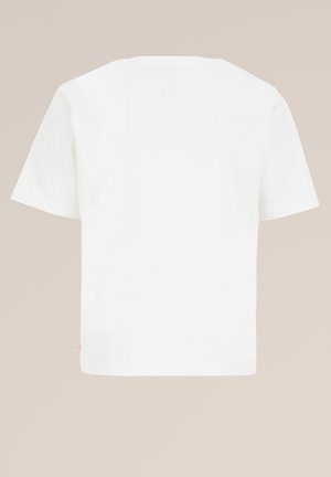 Weißes Baumwoll-T-Shirt mit kurzen Ärmeln, rundem Halsausschnitt und geradem Schnitt. Verfügt über ein kleines Markenlabel auf der unteren linken Seite.