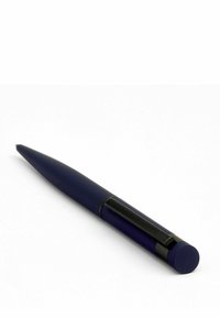 Modra pisala s sleek designom, mat površino in črnimi detajli. Zavorna oblika z okroglo pokrovko in sponko za pritrjevanje.