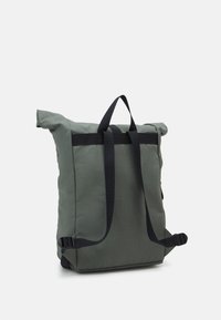 Sandqvist KAJ UNISEX - Mochila - dusty green/navy