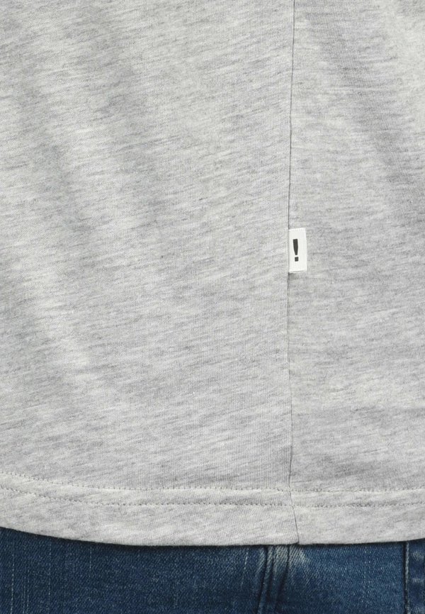 SDBASTIAN - Basic T-shirt4