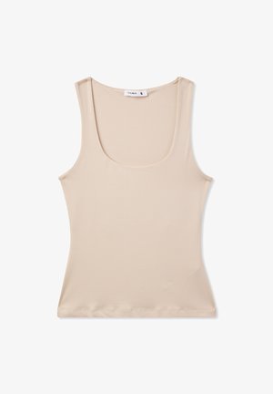 Canottiera beige con scollo a barca, realizzata in tessuto morbido ed elastico. Presenta assenza di cuciture visibili e un design aderente. Etichetta sul retro.