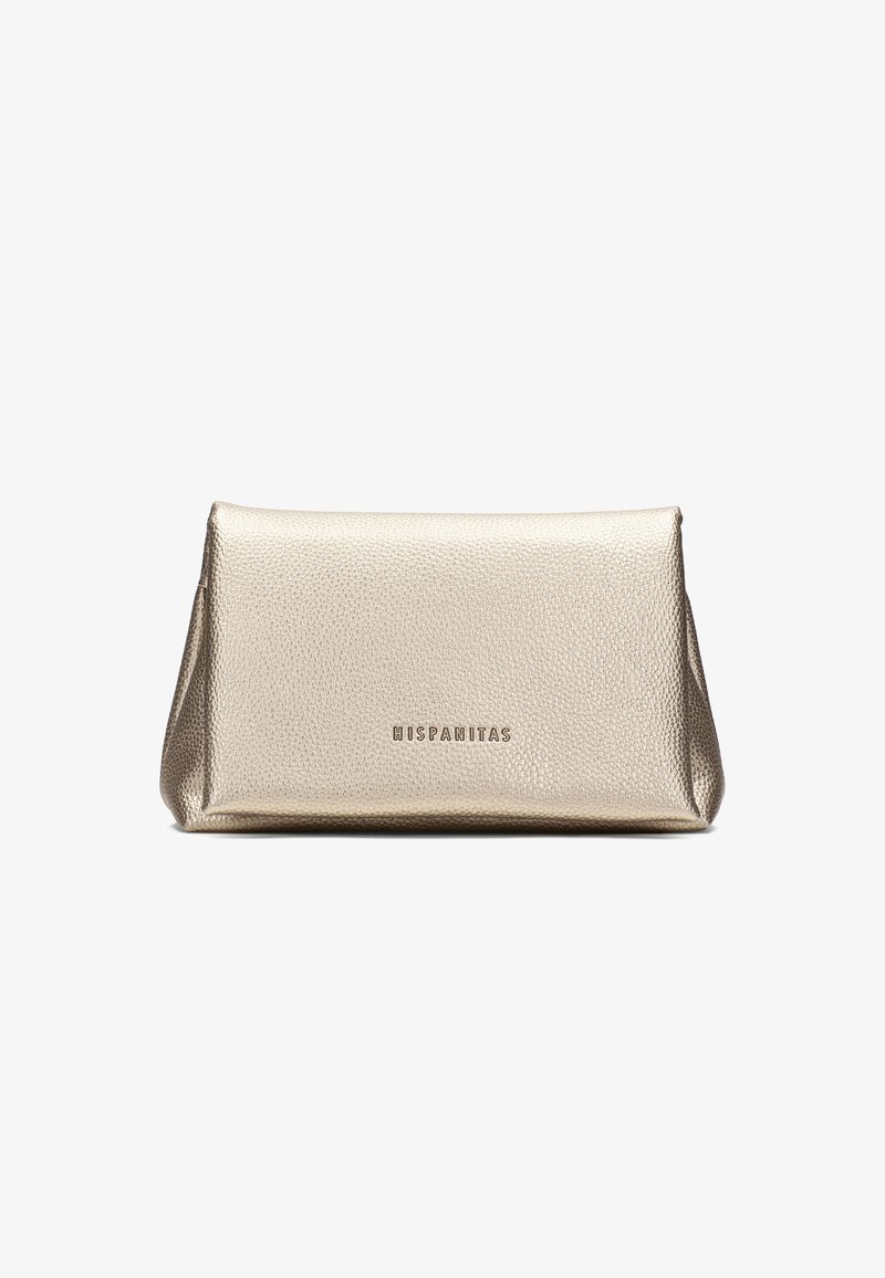 Bolso de mano metálico dorado con exterior texturizado, forma rectangular y nombre de marca en relieve "HISPANITAS" en la parte frontal.