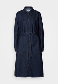 Mörk denimklänning med spetskrage, långa ärmar och framknäppning, med midjeband och rak passform.