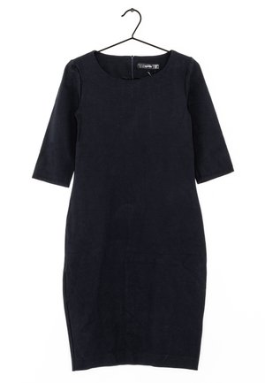 Abito blu navy con scollo arrotondato e maniche a tre quarti. Realizzato in tessuto strutturato, presenta una silhouette aderente e una cerniera sul retro.
