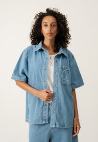 BLKVIS DENIM SHORTSLEEVE UNISEX - Camicia - victoria blue
