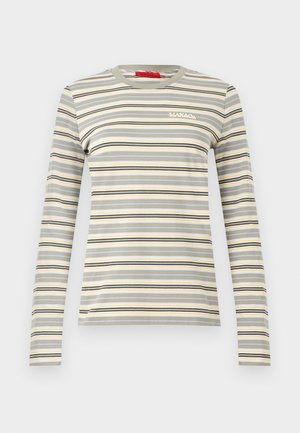 Camiseta de manga larga con cuello redondo y rayas horizontales en beige, gris, negro y amarillo, con pequeño logo blanco "MAX&Co." en el pecho.