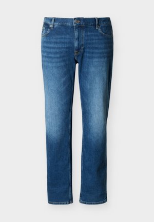 Blaue Jeans mit geradem Bein, Vorderknopf, Reißverschluss und fünf Taschen, vor einem schlichten hellen Hintergrund präsentiert.