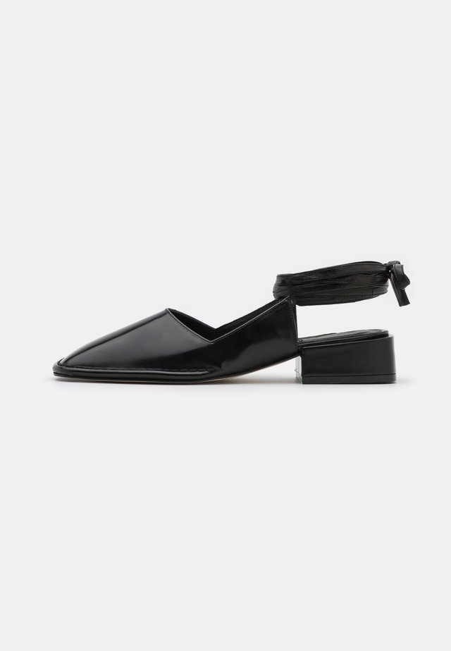 SIERRA - Sandaalit nilkkaremmillä - black