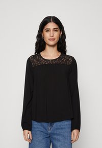 Vero Moda Petite - VMLILOU O NECK DETAIL - Blusa - black Imagen en miniatura 1