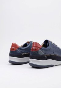 Fluchos Zapatos con cordones - blue