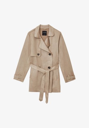 Manteau trench en faux suède beige avec un design croisé, col cranté, ceinture et deux boutons à l'avant. Manches longues avec poignets.