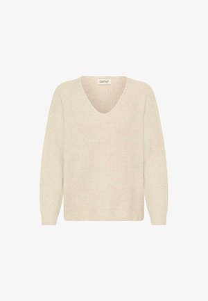 Suéter color crema con cuello en V, textura acanalada y mangas largas. Diseño sencillo, sin adornos y sin patrones o herrajes visibles.