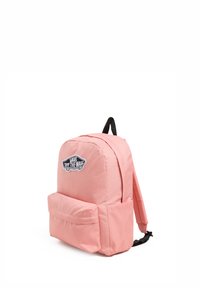 Rosa tygryggsäck med ett huvudfack, framficka och svarta justerbara axelremmar. Har en 'VANS Off the Wall' logotypmärke.