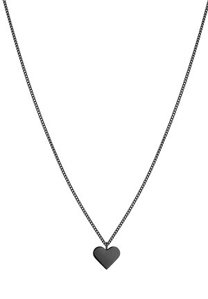 Zwarte metalen ketting met een fijne schakel en een geborsteld hartvormig hangertje. Eenvoudig ontwerp dat de focus legt op de geometrische vorm en afwerking.