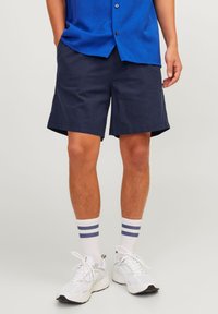 Jack & Jones - JPSTJAIDEN JJSUMMER LINEN BLEND JOGSHORT - Short - navy blazer Image miniature 1