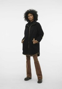 Vero Moda MANTEL VMLUNE - Īss mētelis - black