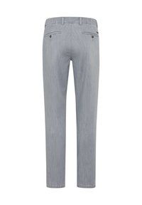 Graue Hosen mit strukturiertem Finish, gerade Beinform, Gesäßtaschen mit Knopfakzenten und standardmäßiger Taille.
