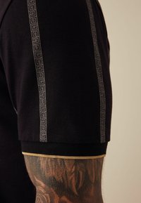 Next VERTICAL STRIPE-REGULAR FIT - T-shirts print - black